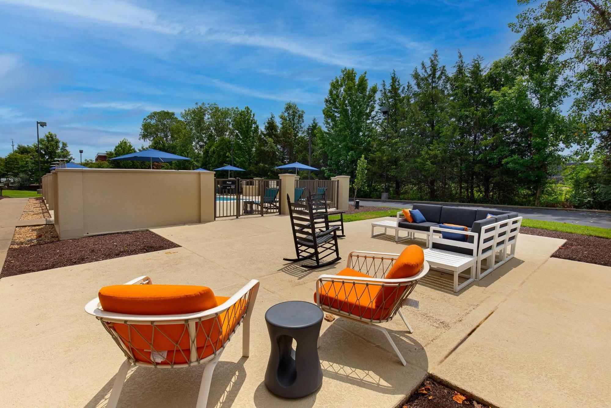 Hampton Inn & Suites Murfreesboro Bagian luar foto